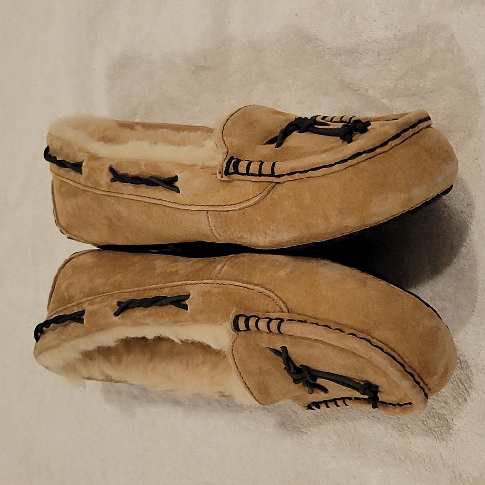 New Ugg Dakota slippers sz US 7 - Picture 2 of 7